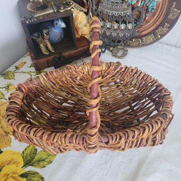 Vintage Wicker Butt Basket Willow - Picture 6 of 8